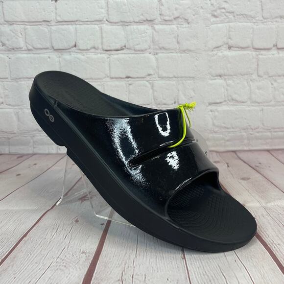 Oofos Ooahh Luxe Black Slides Sandals Mens Size 10/Women's